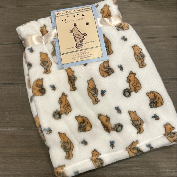 Winnie the Pooh Baby Blanket - Picture 1 of 6